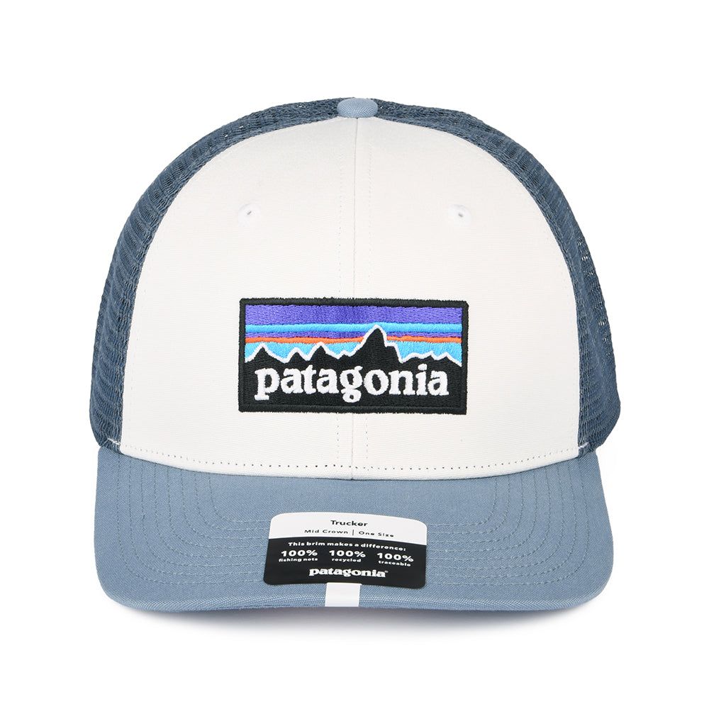 Gorra Trucker P-6 Logo de algodón orgánico de Patagonia - Blanco-Azul Ahumado