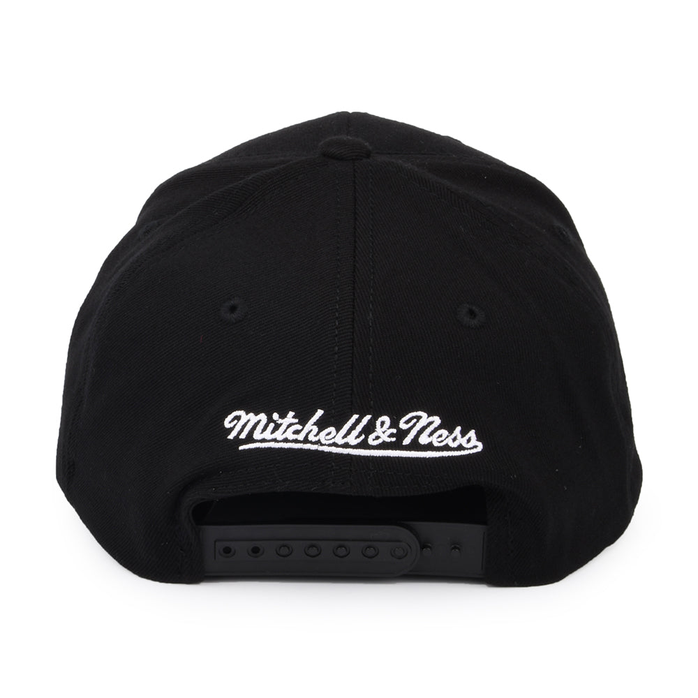 Gorra Snapback NBA Team Ground Stretch Brooklyn Nets de Mitchell & Ness - Negro