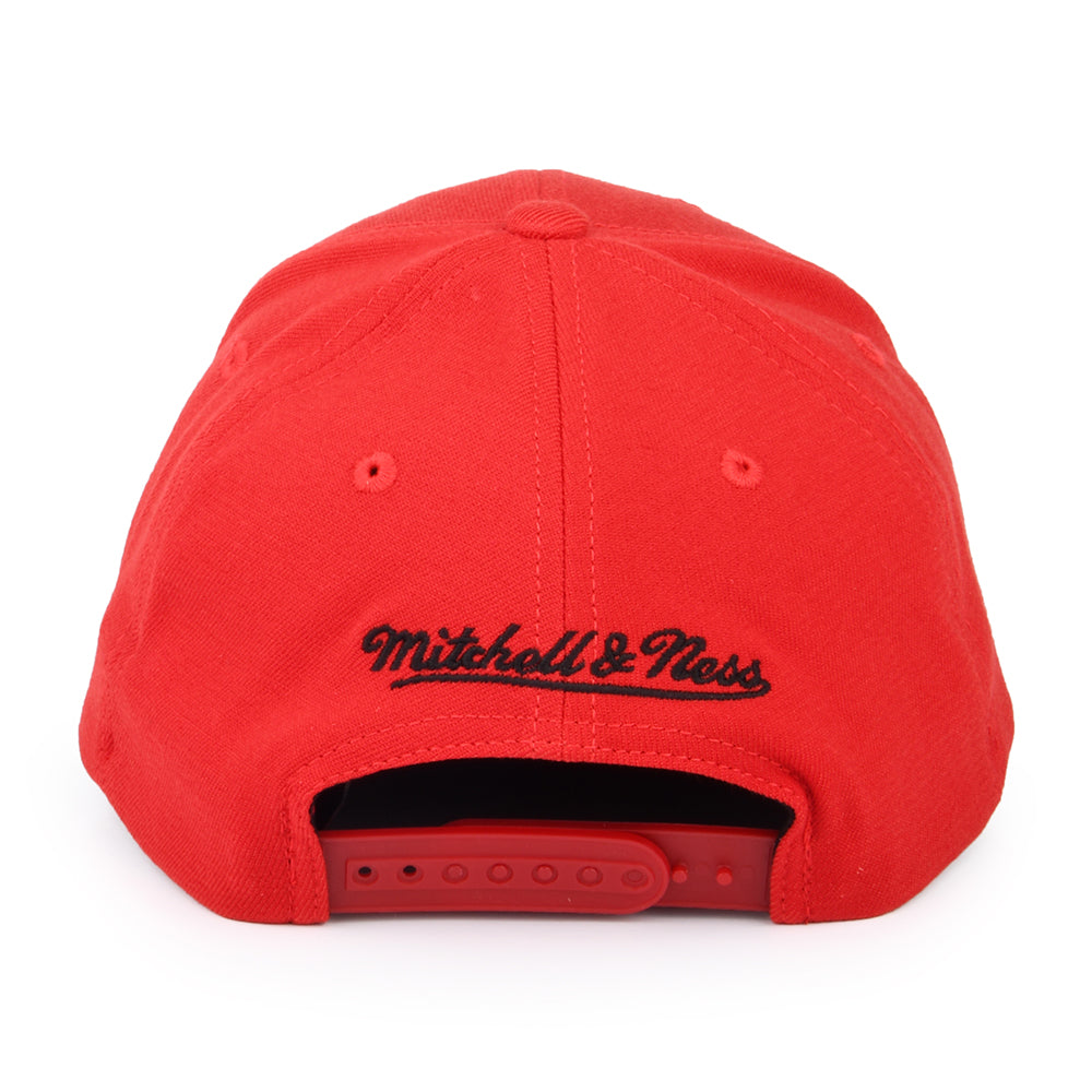 Gorra Snapback NBA Team Ground Stretch Chicago Bulls de Mitchell & Ness - Rojo