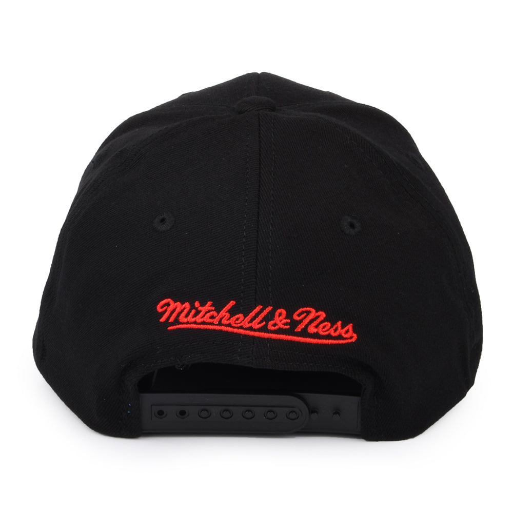 Gorra Snapback NBA Team Ground Stretch Toronto Raptors de Mitchell & Ness - Negro