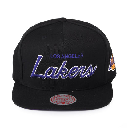 Gorra Snapback NBA Foundation Script L.A. Lakers de Mitchell & Ness - Negro