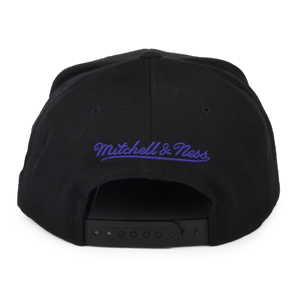 Gorra Snapback NBA Foundation Script L.A. Lakers de Mitchell & Ness - Negro