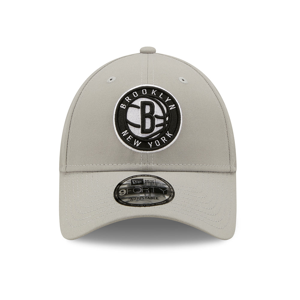 Gorra de béisbol 9FORTY NBA Monochrome Brooklyn Nets de New Era - Gris