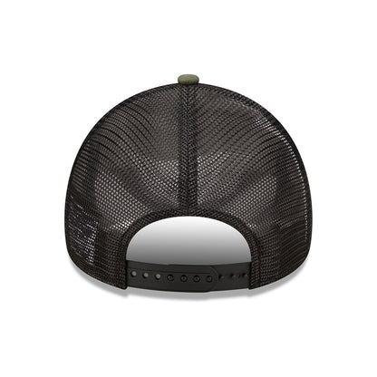 Gorra Trucker A-Frame Location Icon Waikiki Beach de New Era - Oliva-Blanco