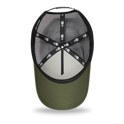 Gorra Trucker A-Frame Location Icon Waikiki Beach de New Era - Oliva-Blanco