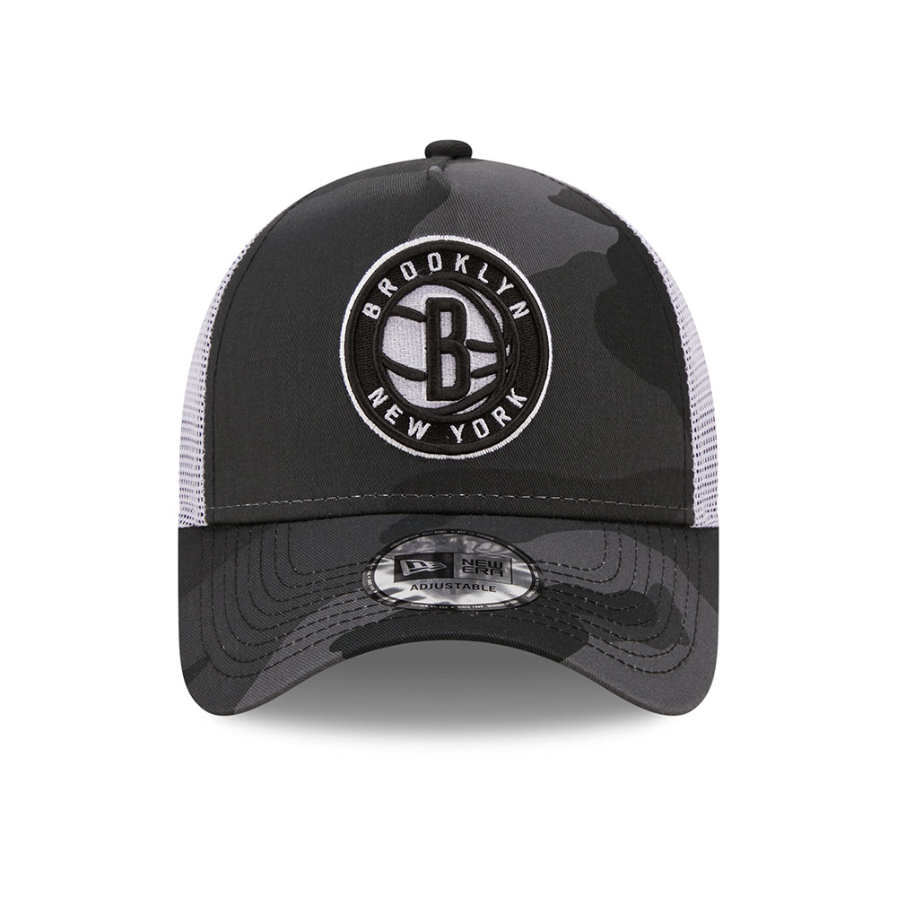 Gorra Trucker A-Frame NBA Camo Brooklyn Nets de New Era - Gris
