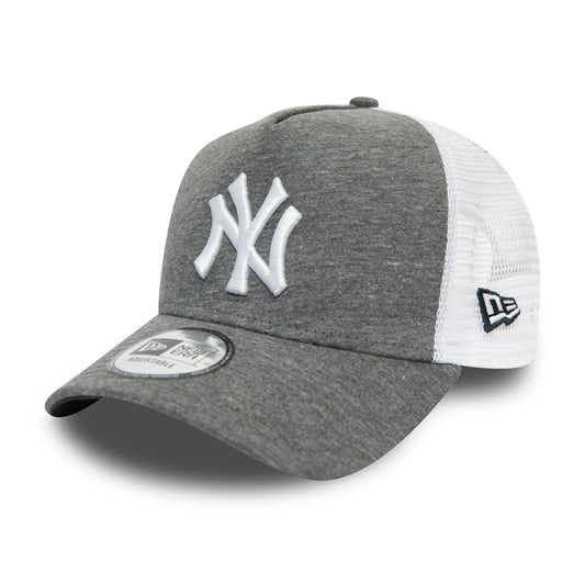 Gorra Trucker 9FORTY A-Frame Jersey Essential New York Yankees de New Era - Gris-Blanco