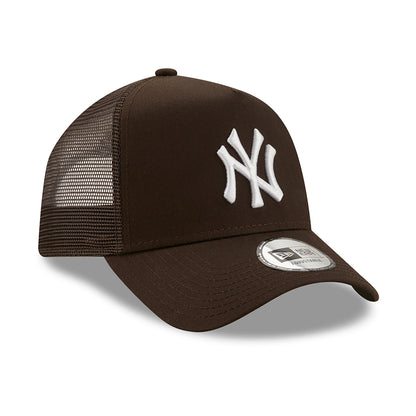 Gorra Trucker 9FORTY A-Frame MLB League Essential New York Yankees de New Era - Marrón Oscuro-Blanco