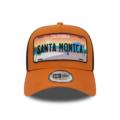 Gorra Trucker 9FORTY A-Frame License Plate Santa Monica de New Era - Tofe-Negro