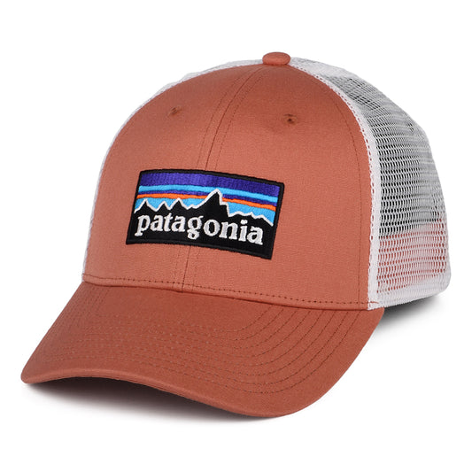 Gorra Trucker P-6 Logo LoPro de algodón orgánico de Patagonia - Coral