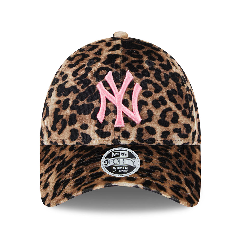 Gorra de béisbol mujeres 9FORTY MLB Leopard Velour de los New York Yankees de New Era - Marrón-Rosa