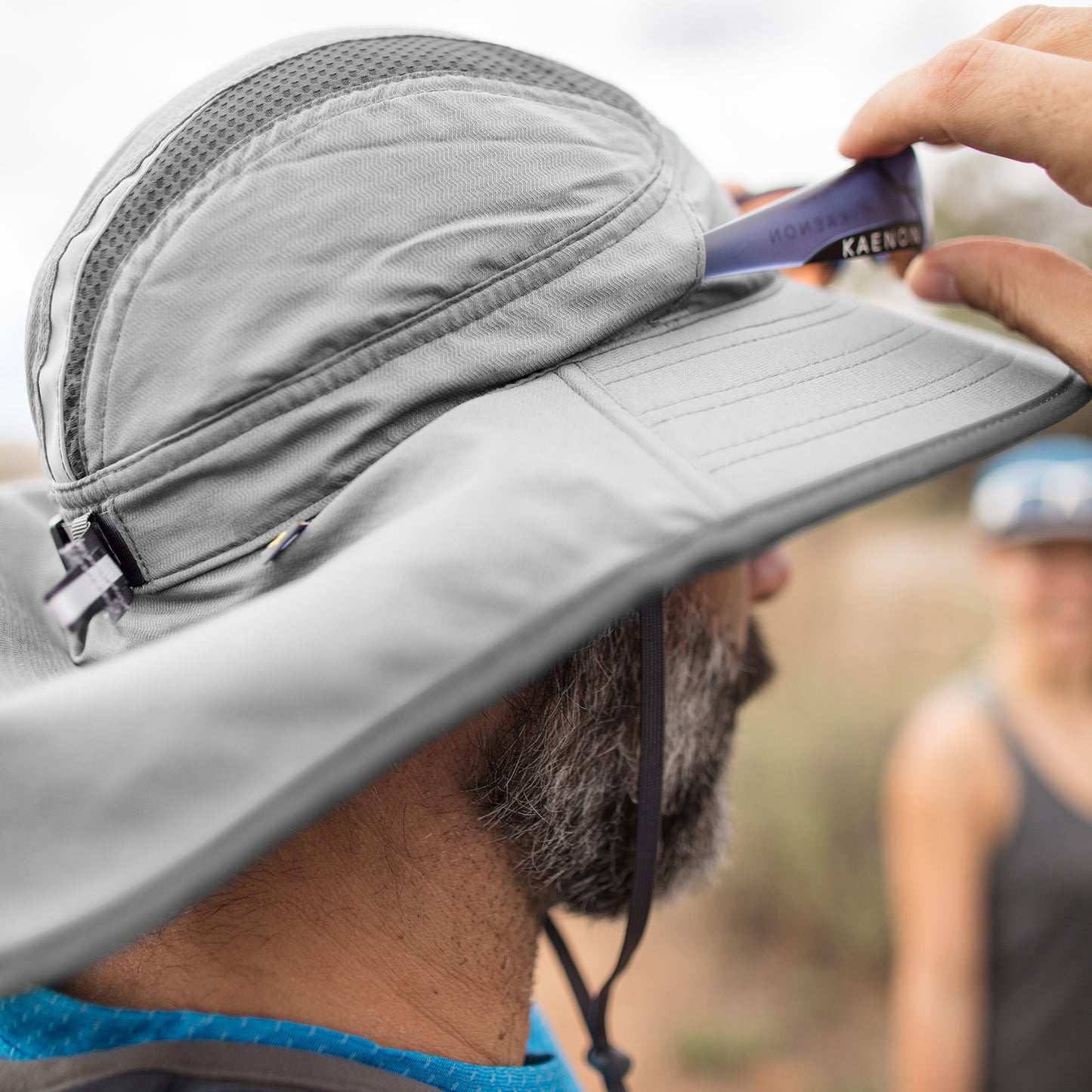 Sombrero de Sol Ultra Adventure resistente al agua de Sunday Afternoons - Gris Claro