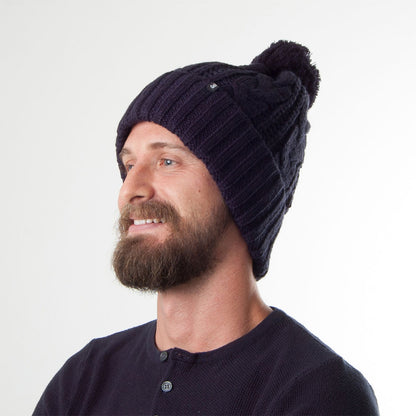 Gorro con pompón de punto cable de Jaxon & James - Azul Marino