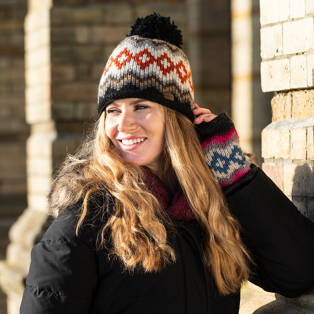 Gorro con pompón Diamond Fair Isle de Kusan - Gris Multi