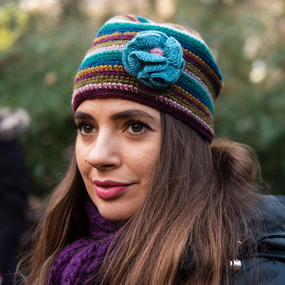 Gorro Beanie Crochet Flor de Kusan - Ciruela-Turquesa