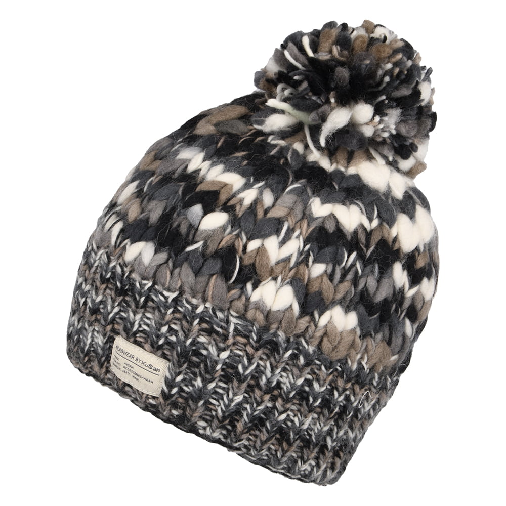 Gorro con pompón de hilo desigual de Kusan - Negro-Blanco