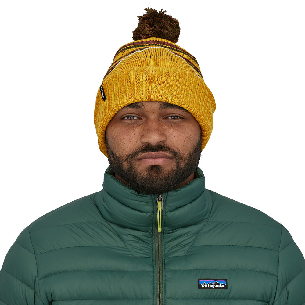 Gorro con pompón Fitz Roy Stripe Powder Town de Patagonia - Mostaza