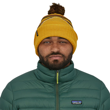 Gorro con pompón Fitz Roy Stripe Powder Town de Patagonia - Mostaza